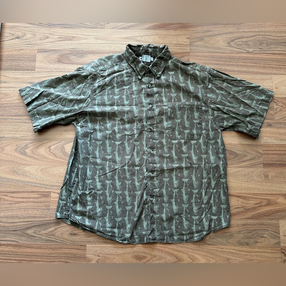 Columbia Short Sleeve Button Down Shirt Men’s XL Fish Print